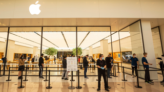 You Know the Pandemic's Getting Worse if Apple's Closing Its Stores En Masse Again